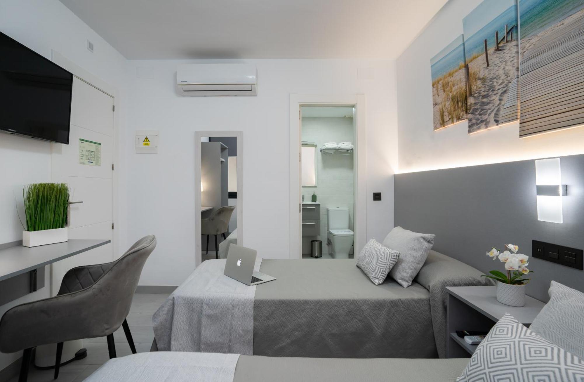 Stay Belonio L'Prados Малага Номер фото